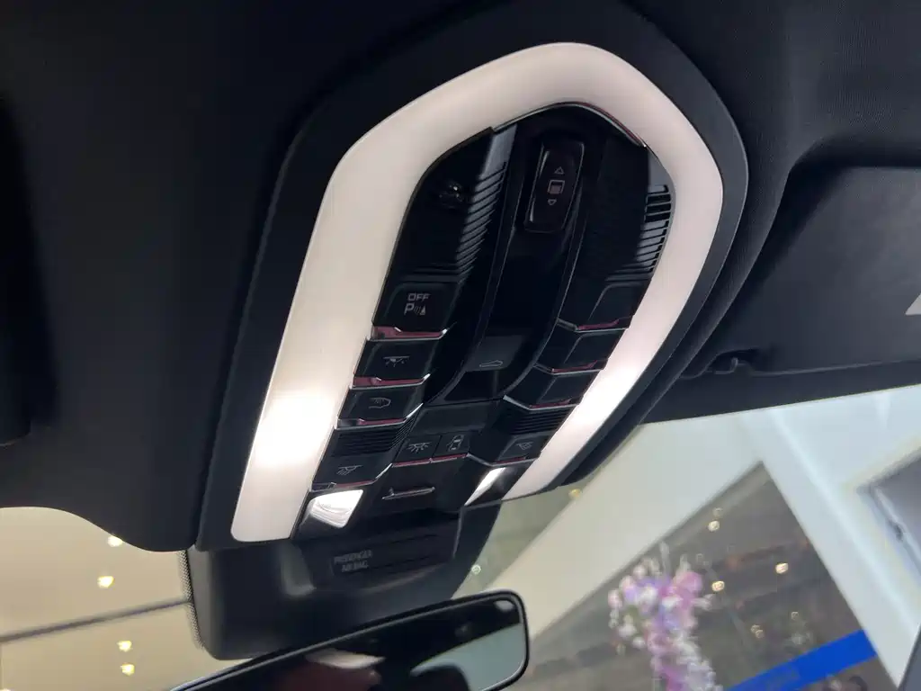 Porsche Macan — миниатюра 13