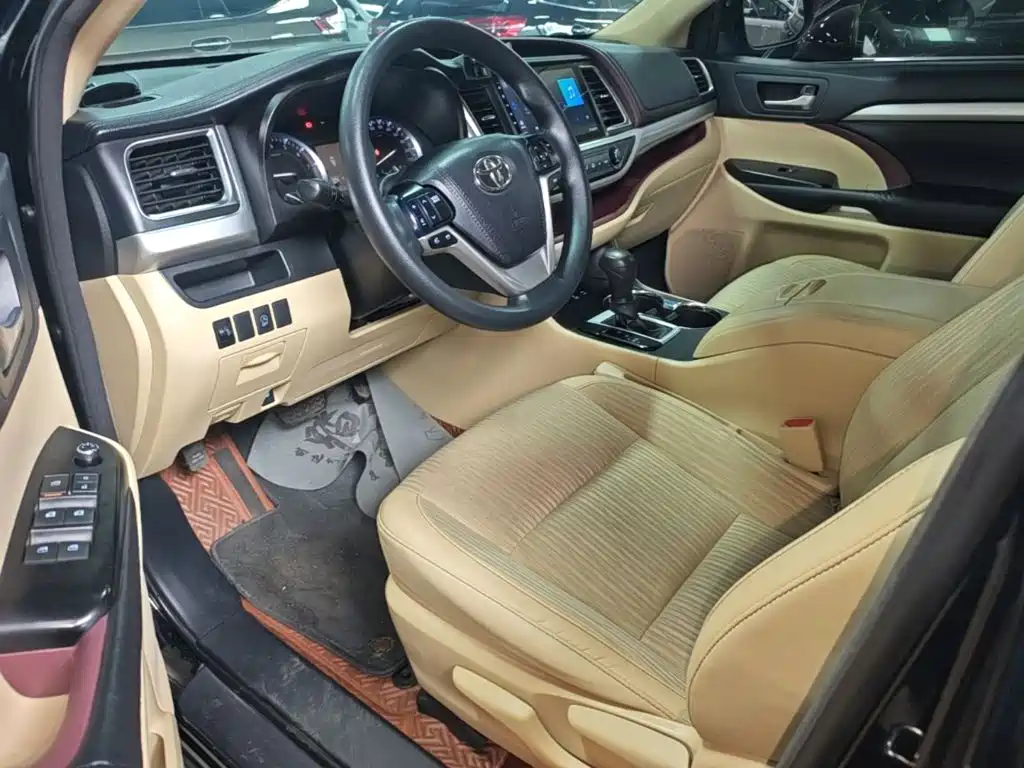 Toyota Highlander — миниатюра 16