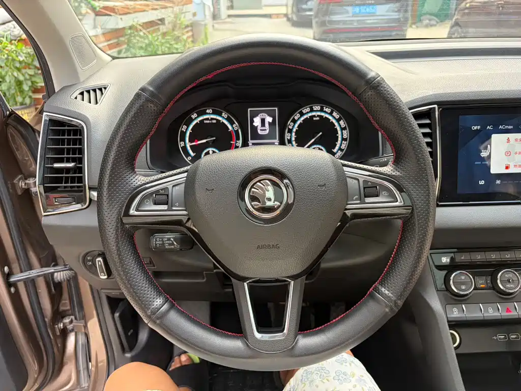 Skoda Karoq — миниатюра 15