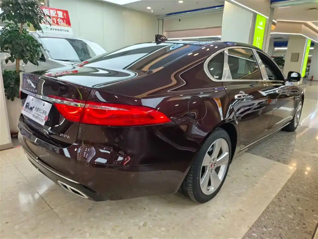 Jaguar XFL — миниатюра 10