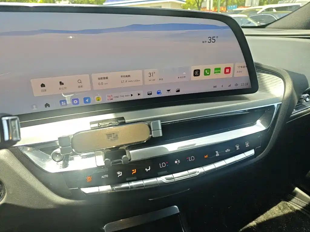 Cadillac Lyriq — миниатюра 13