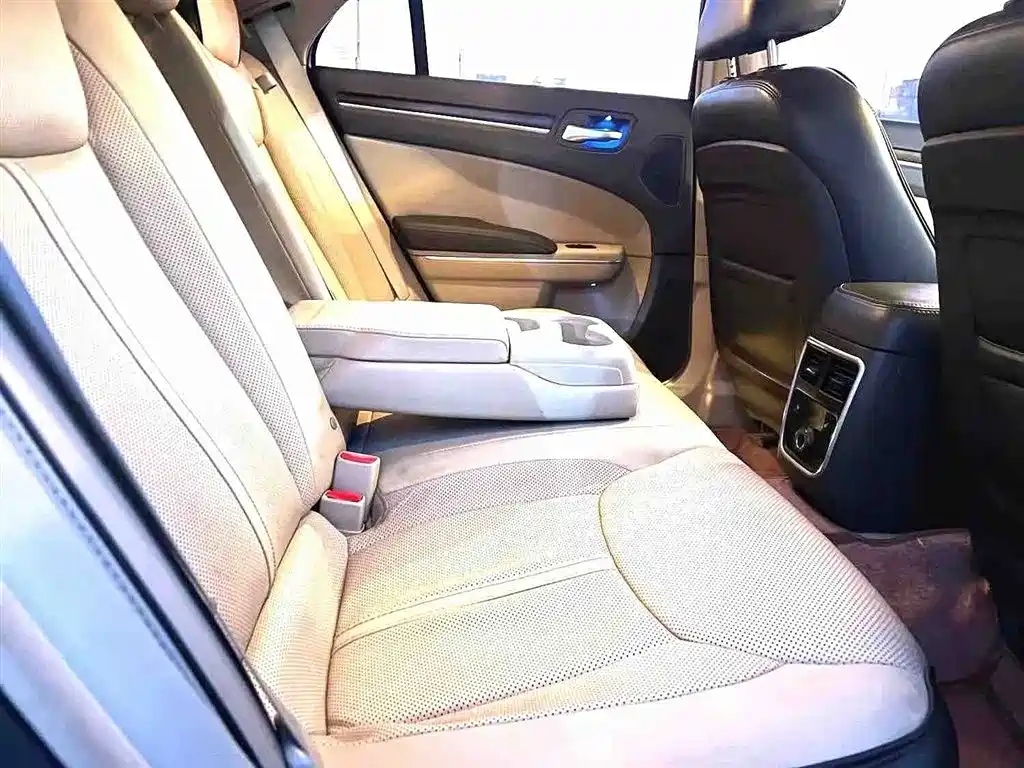 Chrysler 300C 2014 3.0L