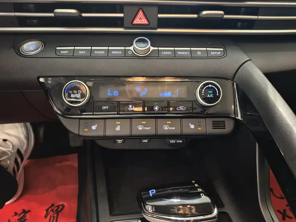 Hyundai Elantra — миниатюра 10