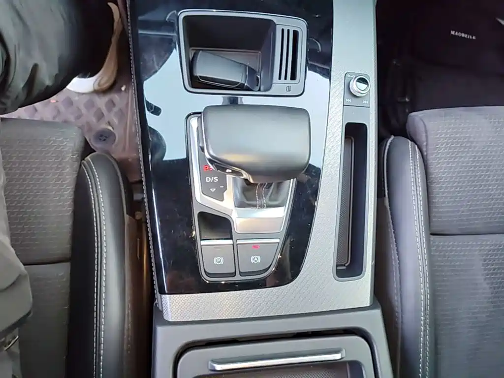 Audi Q5L Sportback — миниатюра 14