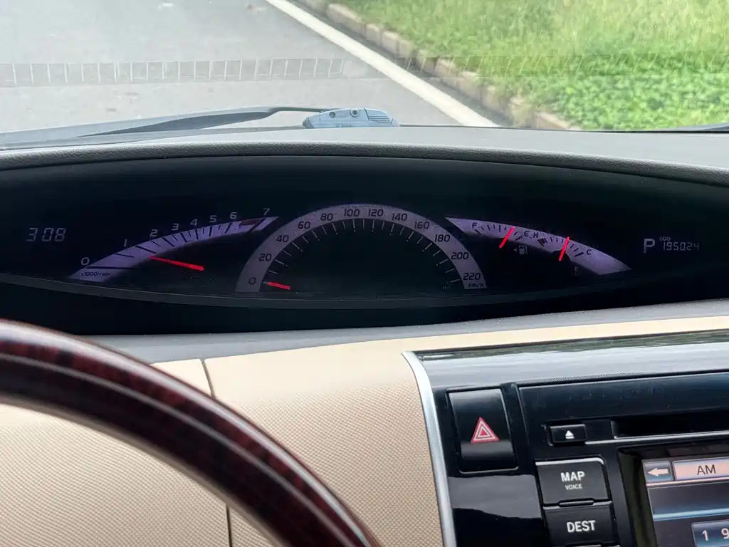 Toyota Previa — миниатюра 12
