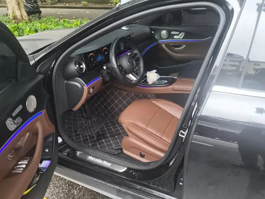 Mercedes-Benz E-Class — миниатюра 9