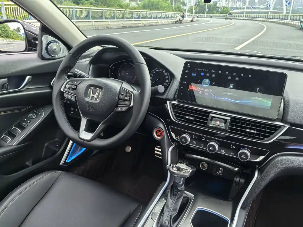 Honda Accord — миниатюра 19