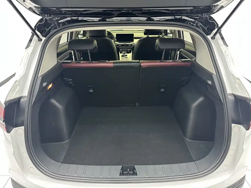 Geely Binyue — миниатюра 17