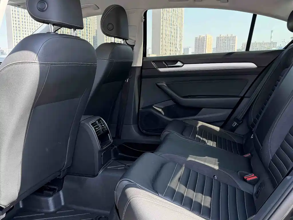 Volkswagen Magotan — миниатюра 6