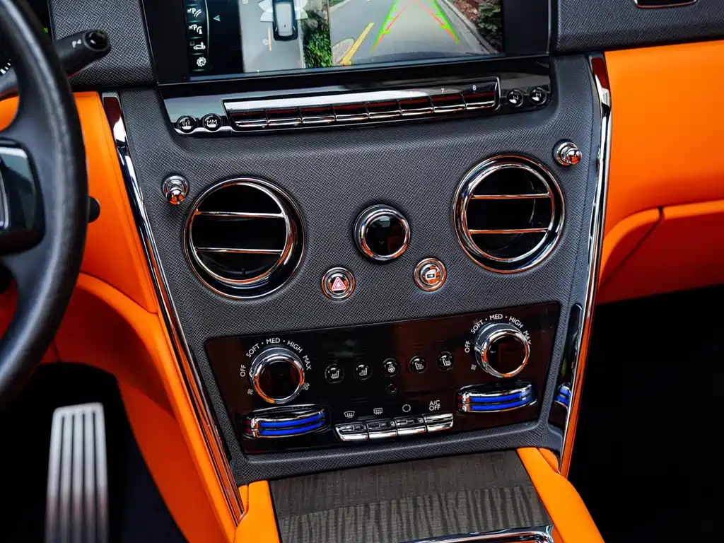 Rolls-Royce Cullinan — миниатюра 21