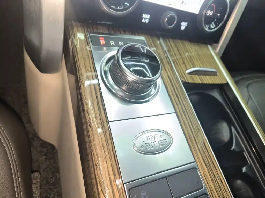 Land Rover Range Rover — миниатюра 7