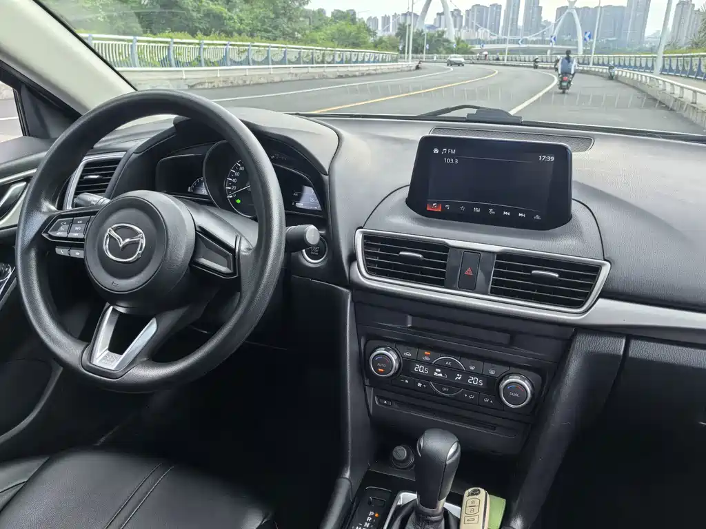 Mazda 3 Axela — миниатюра 18