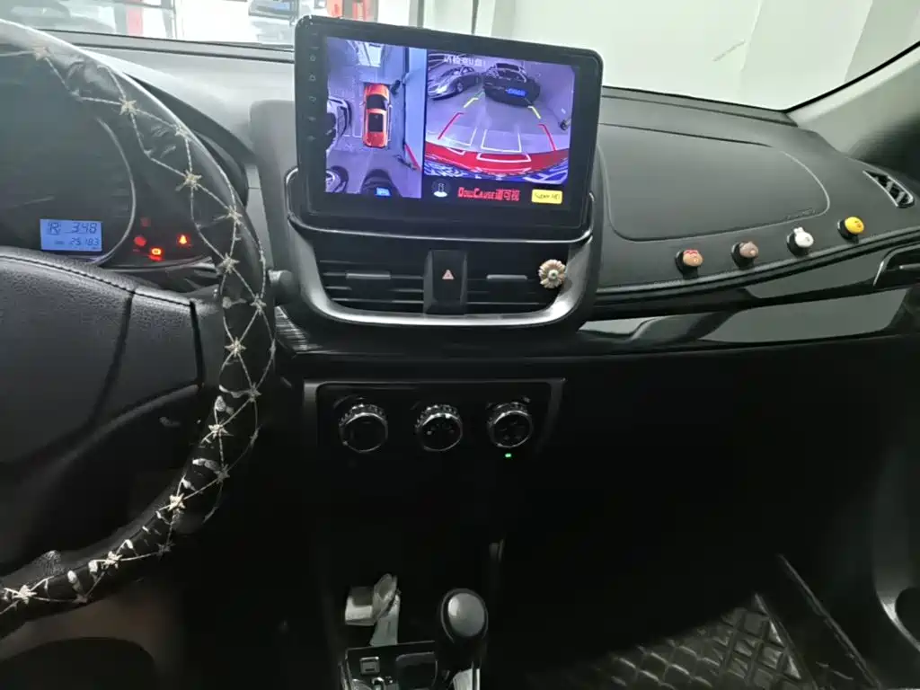 Toyota Yaris L — миниатюра 13