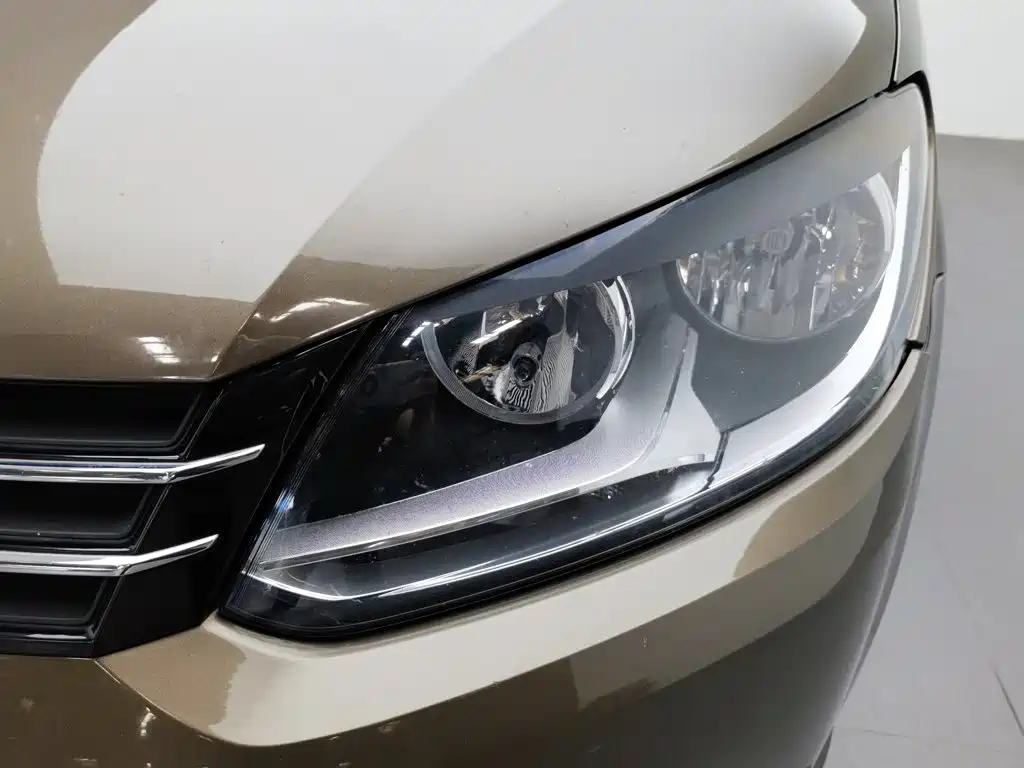 Volkswagen Touran — миниатюра 7