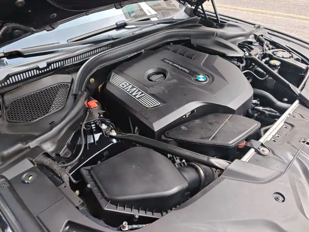 BMW 5 Series — миниатюра 19