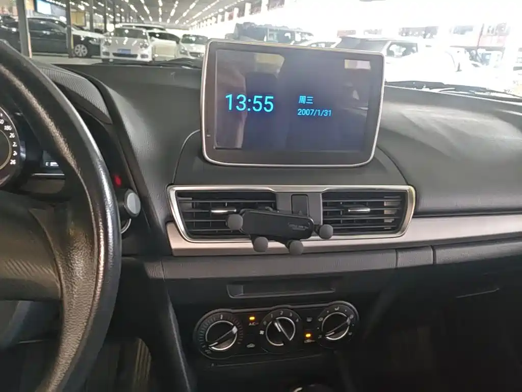 Mazda 3 Axela — миниатюра 13
