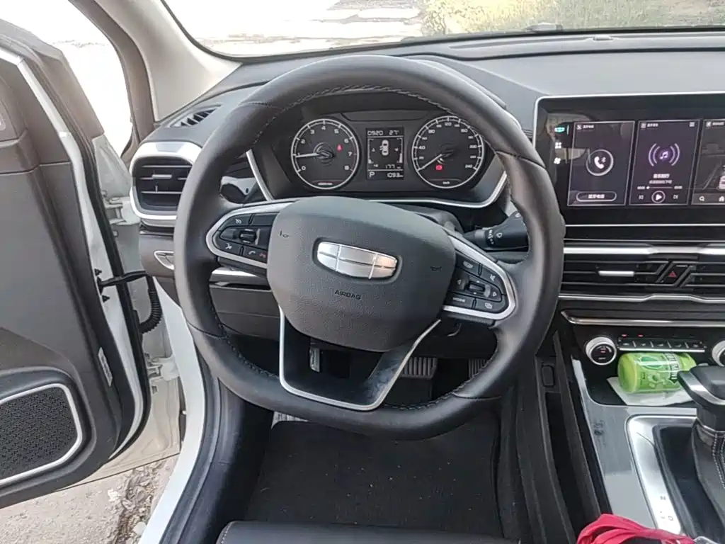 Geely Binyue — миниатюра 11