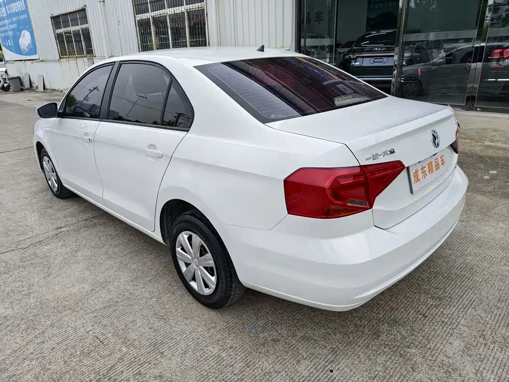 Volkswagen Jetta — миниатюра 4