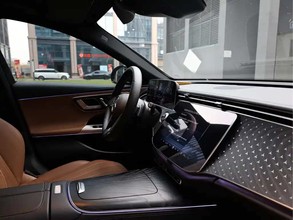 Mercedes-Benz E-Class — миниатюра 14