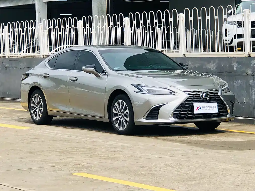 Lexus ES 2025 200 Premium