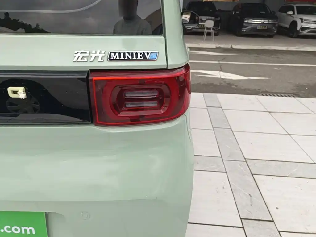 Wuling MINIEV — миниатюра 8