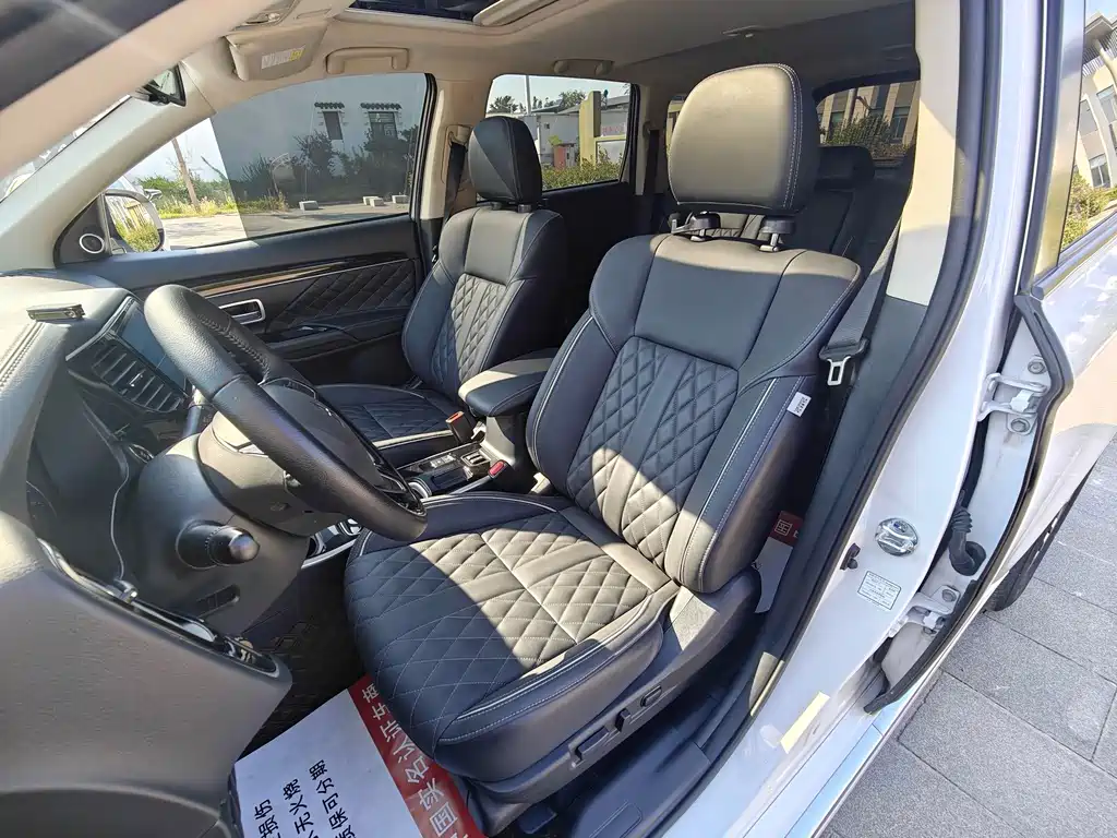 Mitsubishi Outlander — миниатюра 16
