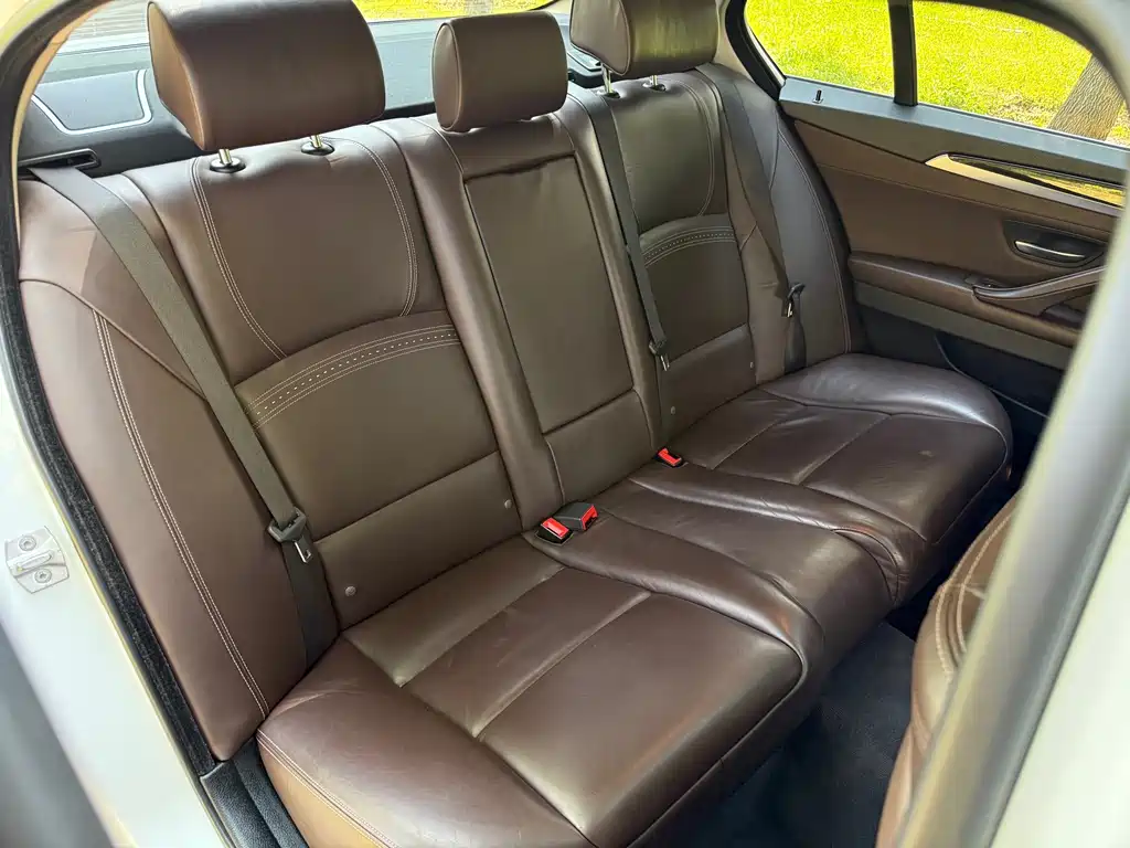 BMW 5 Series — миниатюра 32