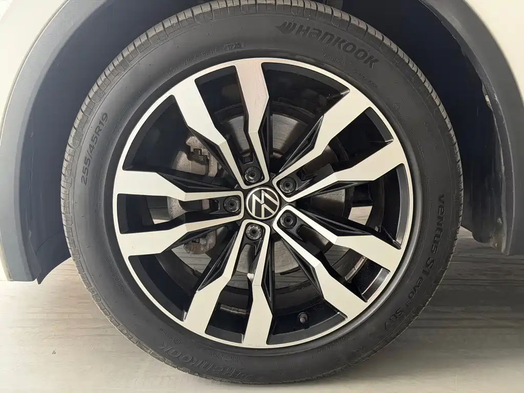 Volkswagen Tiguan L — миниатюра 5