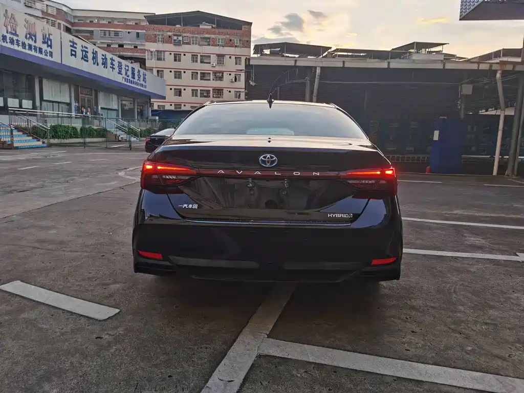 Toyota Avalon — миниатюра 5