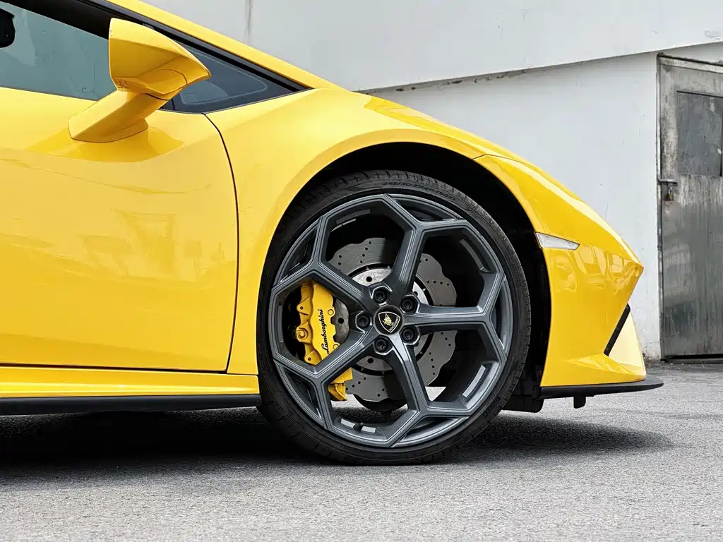 LAMBORGHINI HURACÁN