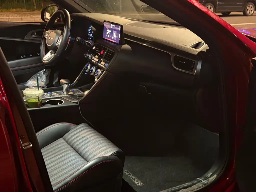 Genesis G70 2023 2.0T Luxury