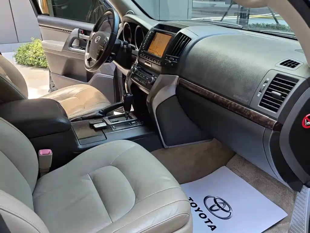 Toyota Land Cruiser — миниатюра 7