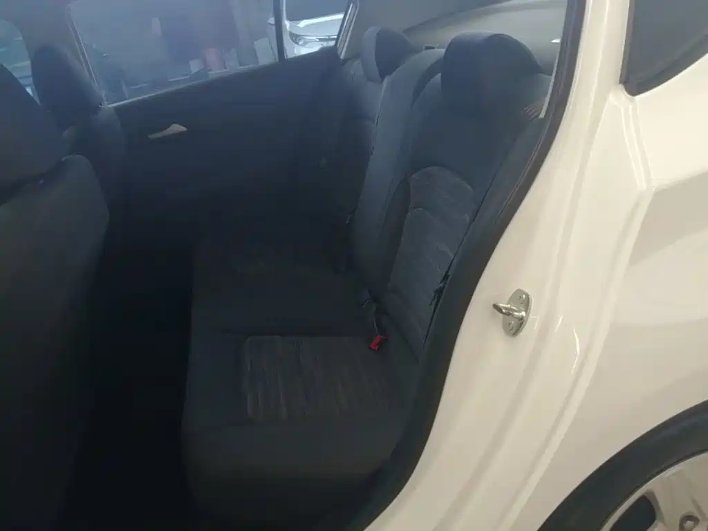 Chevrolet Cavalier — миниатюра 17