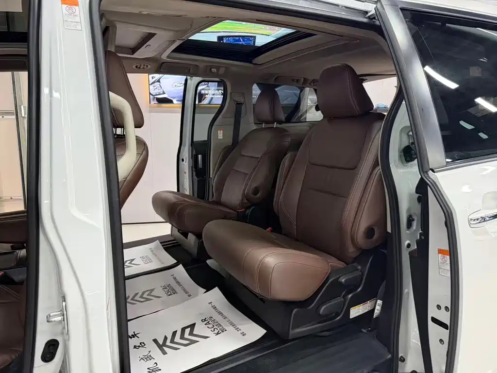 Toyota Sienna — миниатюра 10