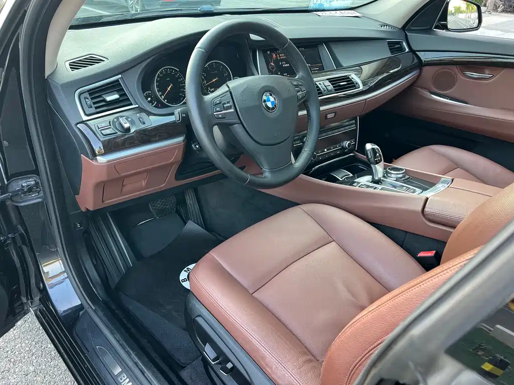 BMW 5 Series GT 5 GT 2014 528i Lead