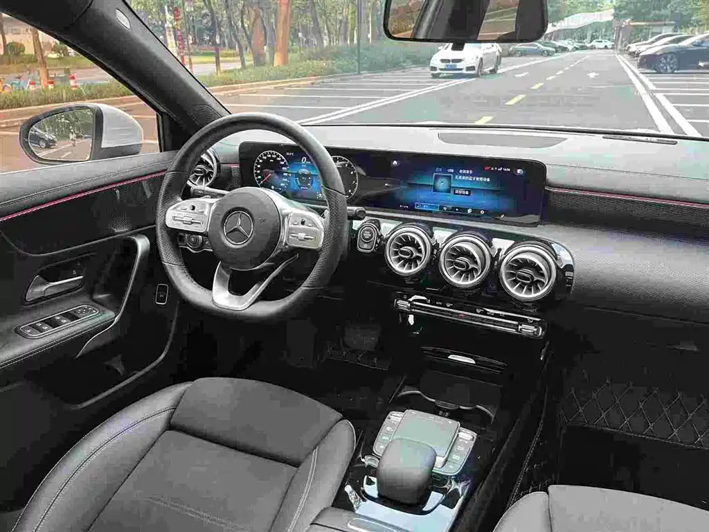 Mercedes-Benz A-Class — миниатюра 7