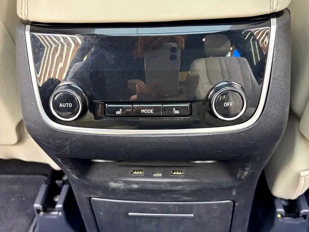 Li Auto ONE 2020 6 мест