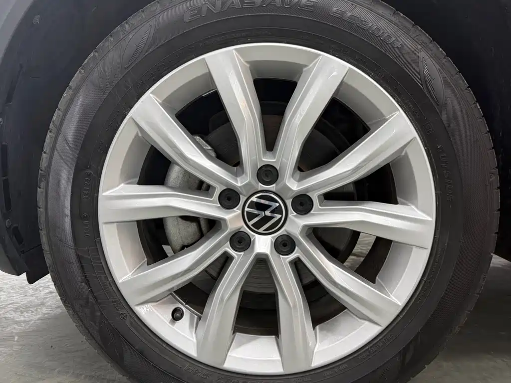 VOLKSWAGEN T ROC EXPLORING SONGS