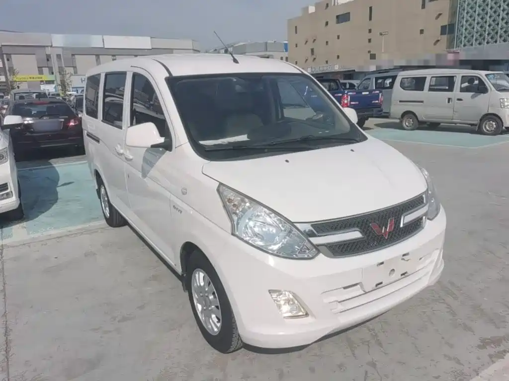 Wuling Rongguang V — миниатюра 4