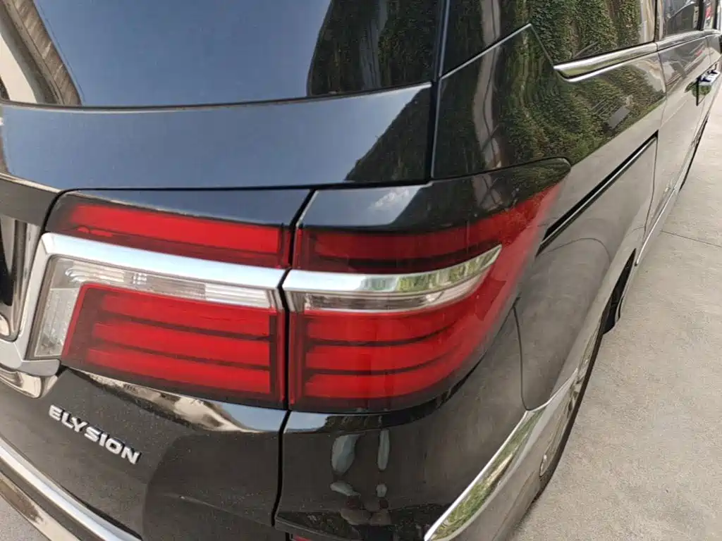 Honda Elysion — миниатюра 8