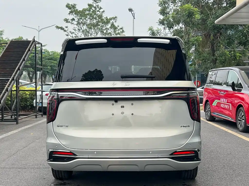 Hongqi HQ9 2023 2.0T