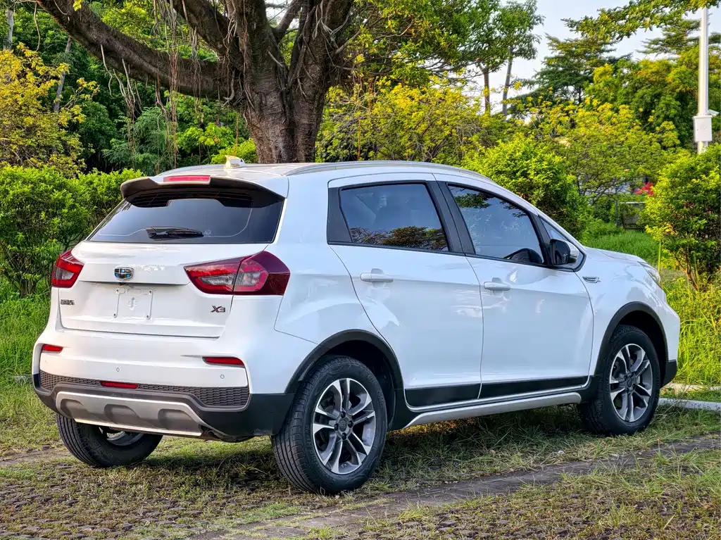 Geely Vision X3 — миниатюра 6