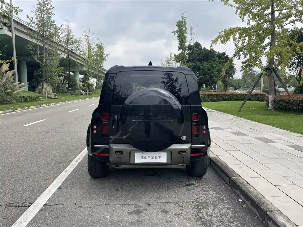 Land Rover Defender — миниатюра 8
