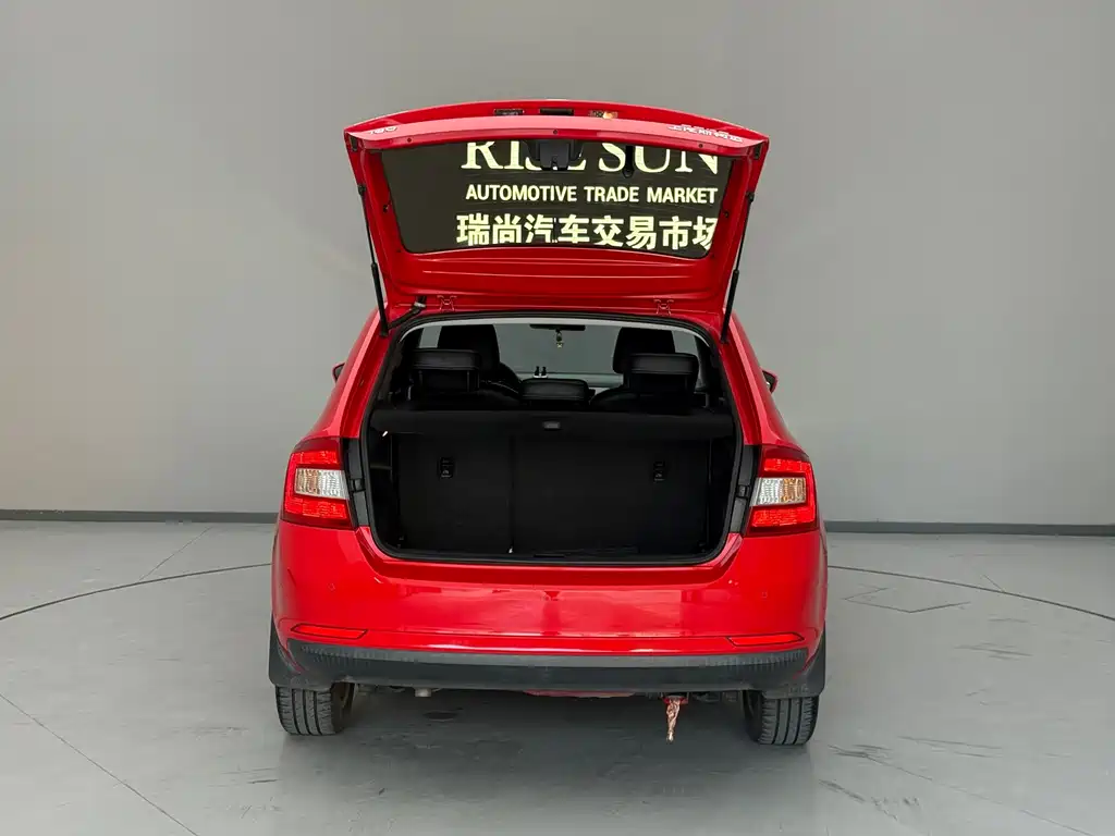Skoda Rapid Spaceback — миниатюра 6