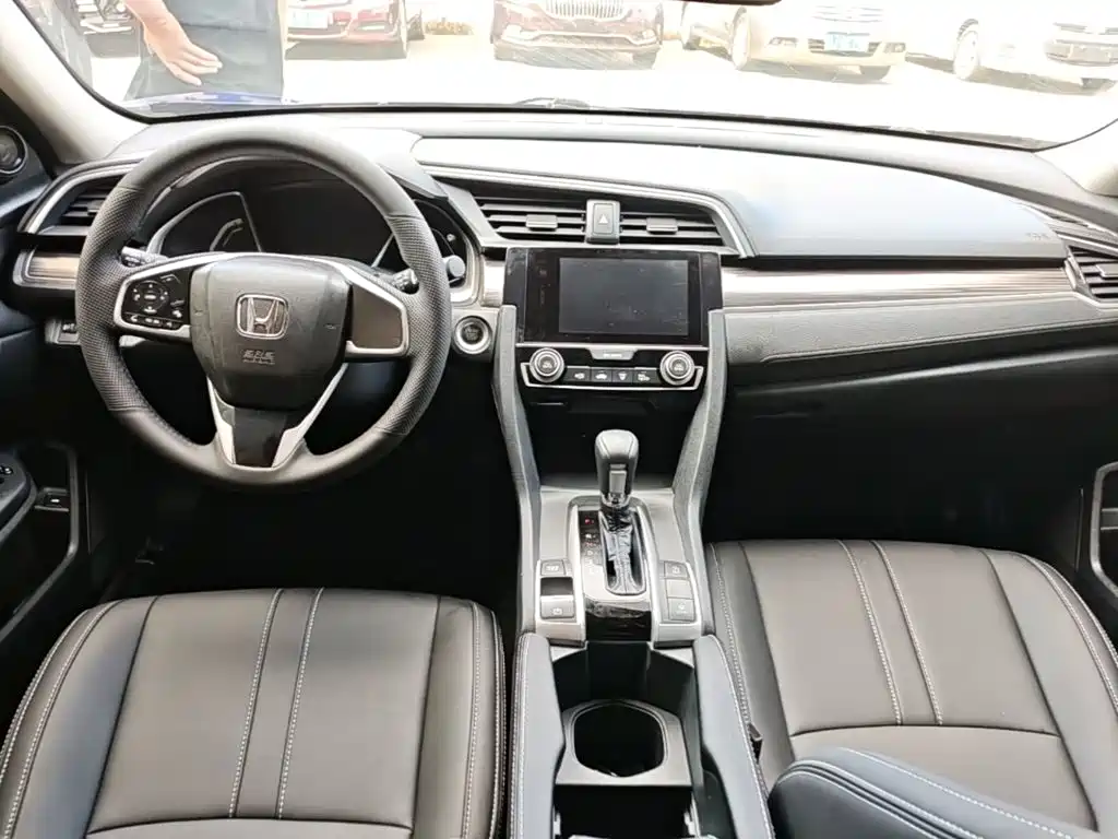 Honda Civic — миниатюра 10