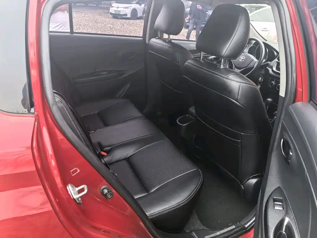 Toyota Yaris L — миниатюра 5