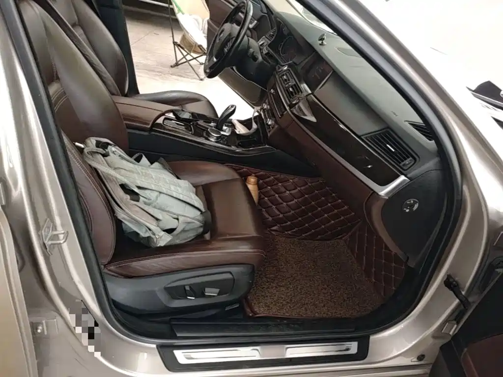 BMW 5 Series — миниатюра 9