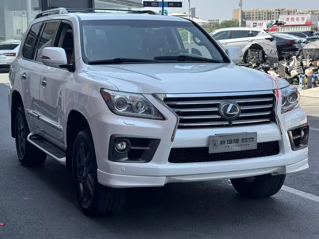 Lexus LX 2014
