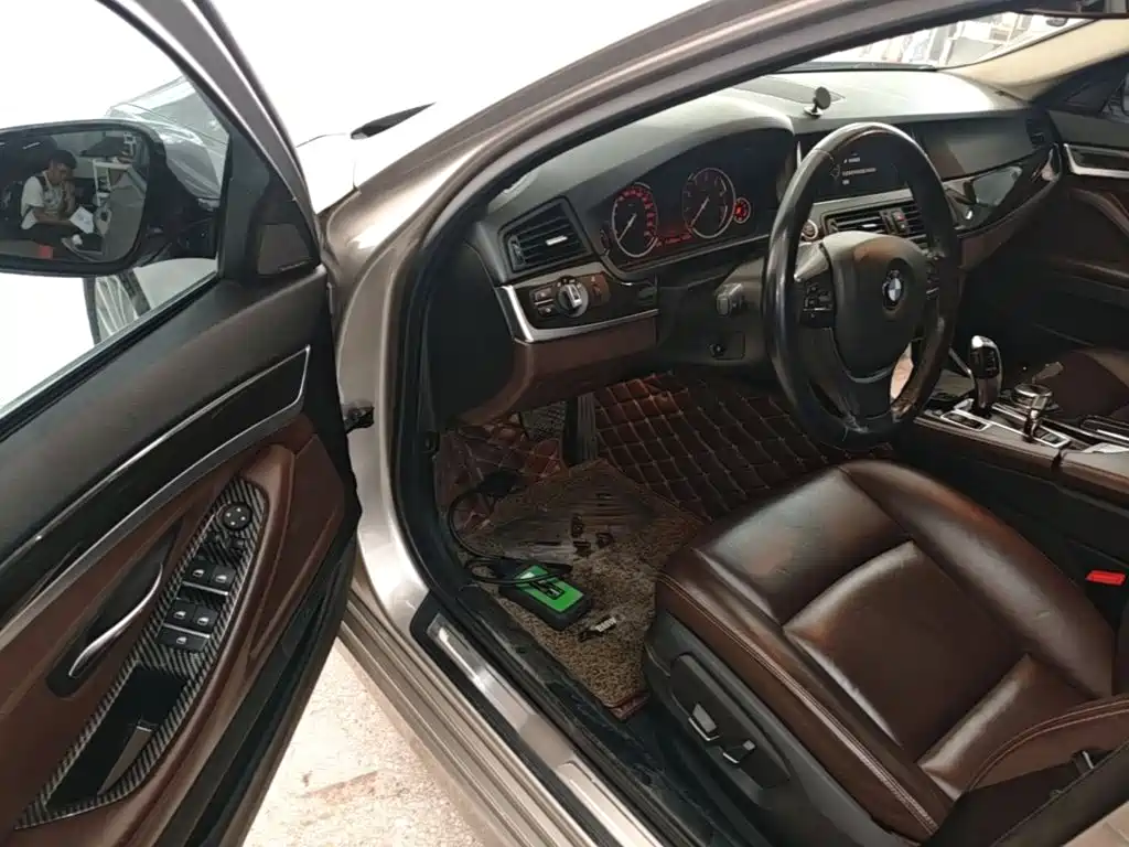 BMW 5 Series — миниатюра 21