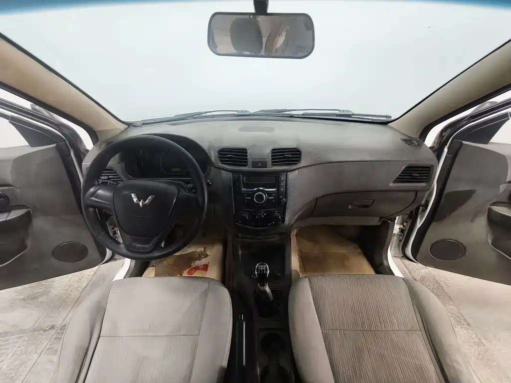 Wuling Hongguang — миниатюра 9